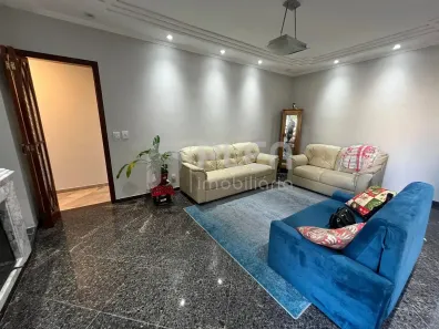Apartamento com 3 Quartos para alugar, 195m² no Vila Amélia, São Paulo
