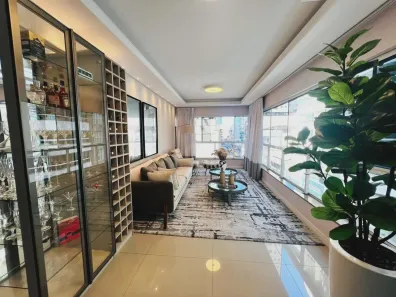 Apartamento com 4 Quartos à venda, 320m² no Meia Praia, Itapema