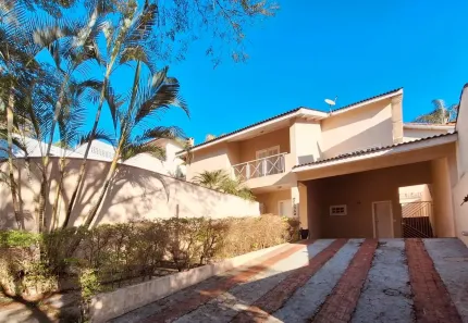 Casa de Condomínio com 4 Quartos para alugar, 235m² no São Paulo II, Cotia