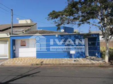 Casa com 3 Quartos à venda, 140m² no Alto Umuarama, Uberlândia