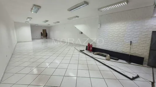 Ponto Comercial para alugar, 247m² no Centro, Jacareí