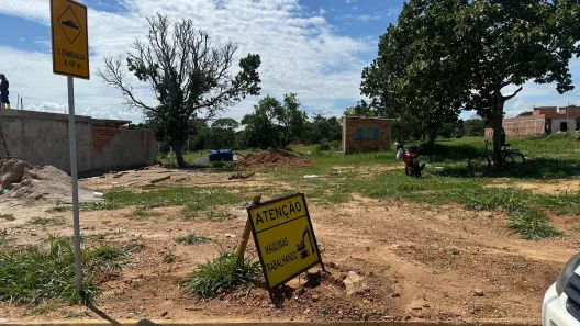 Lote/Terreno à venda, 250m² no Conjunto Habitacional Jardim Sabiá, Senador Canedo