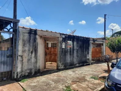 Casa com 2 Quartos à venda, 140m² no Jardim Roberto Selmi Dei, Araraquara