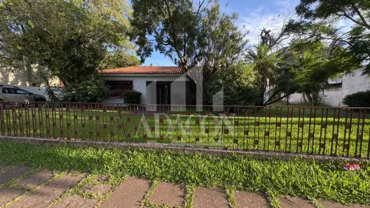 Casa com 4 Quartos para alugar, 398m² no Vila Assunção, Porto Alegre