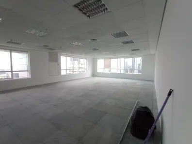Sala Comercial para alugar, 136m² no Cidade Monções, São Paulo
