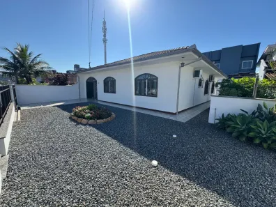 Casa com 3 Quartos à venda, 157m² no Jardim Iririú, Joinville