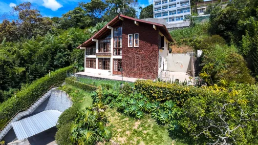 Casa com 3 Quartos à venda, 211m² no Catarcione, Nova Friburgo