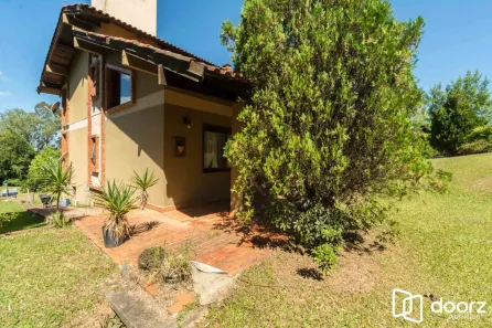 Sobrado com 3 Quartos à venda, 400m² no Hípica, Porto Alegre