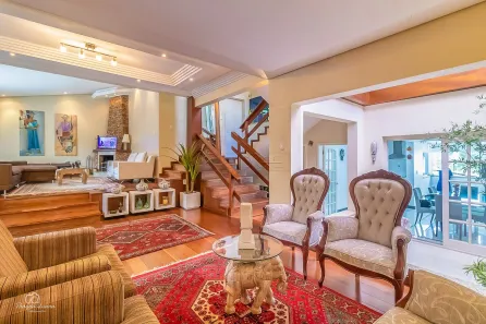 Casa com 3 Quartos à venda, 328m² no Chácara das Pedras, Porto Alegre
