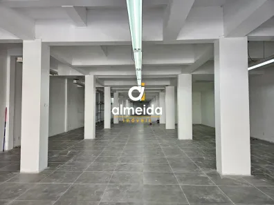 Sala Comercial com 1 Quarto para venda ou aluguel, 650m² no Centro, Santa Maria