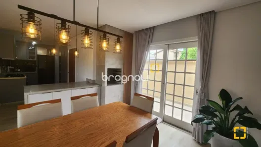 Casa com 1 Quarto à venda, 102m² no Carianos, Florianópolis