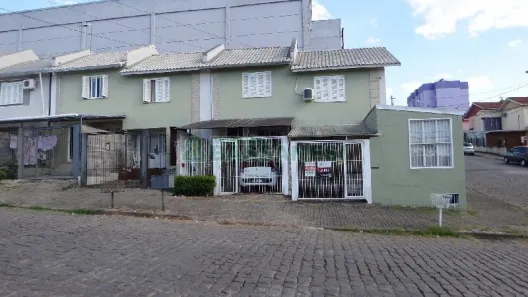 Sobrado com 2 Quartos para alugar, 78m² no Santa Fé, Caxias do Sul
