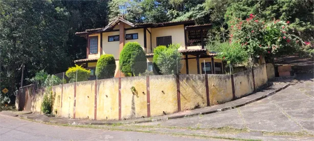 Casa de Condomínio com 3 Quartos à venda, 190m² no Caraguatá, Mairiporã