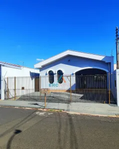 Casa com 4 Quartos para alugar, 250m² no Santa Marta, Uberaba