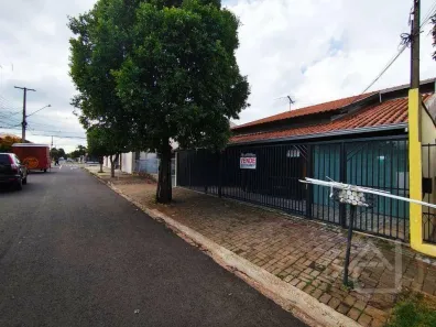 Casa com 3 Quartos à venda, 170m² no Conjunto Habitacional Violim, Londrina