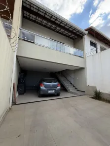 Casa com 3 Quartos à venda, 220m² no Bom Retiro, Betim