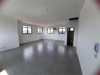 Sala Comercial para alugar, 47000m² no Jardim da Glória, Cotia