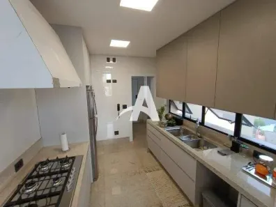 Apartamento com 3 Quartos para alugar, 247m² no Osvaldo Rezende, Uberlândia