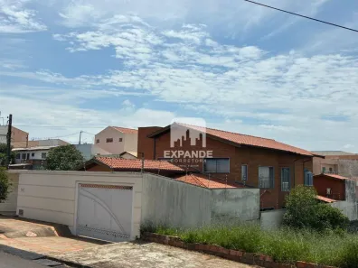 Casa com 3 Quartos à venda, 343m² no Jardim Paraíso, Botucatu