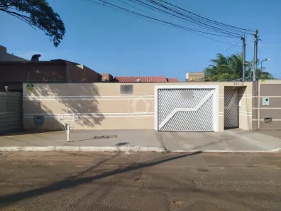 Casa com 3 Quartos à venda, 227m² no Vila Belo Horizonte, Campo Grande