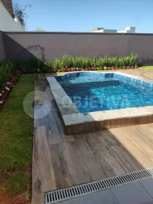 Casa de Condomínio com 4 Quartos para alugar, 232m² no Granja Marileusa, Uberlândia