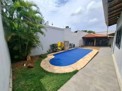 Casa com 4 Quartos para alugar, 223m² no Santos Dumont, Uberaba