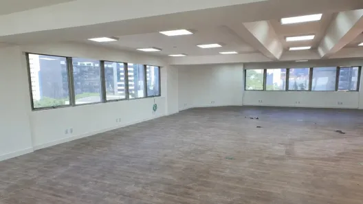 Ponto Comercial para alugar, 204m² no Cidade Monções, São Paulo
