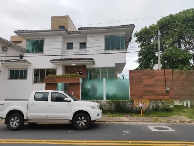 Casa com 3 Quartos para alugar, 170m² no Cancela Preta, Macaé