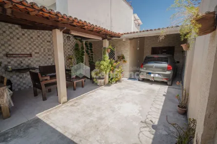 Casa com 3 Quartos à venda, 201m² no Itaperi, Fortaleza