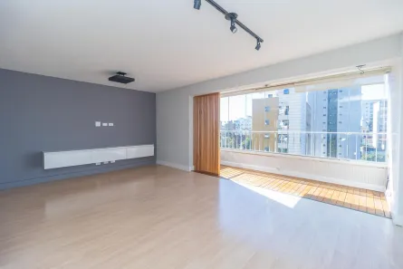 Apartamento com 3 Quartos para alugar, 152m² no Centro Cívico, Curitiba