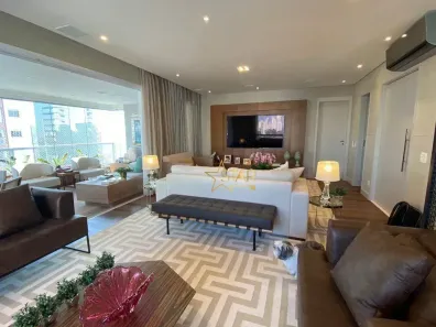 Apartamento com 3 Quartos para alugar, 225m² no Cidade Monções, São Paulo