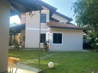 Casa com 3 Quartos à venda, 262m² no Itacorubi, Florianópolis