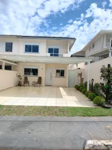 Casa de Condomínio com 4 Quartos à venda, 120m² no Jardim Iguaçu, Maringá