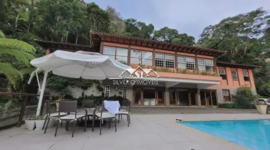 Casa com 6 Quartos à venda, 300m² no Corrêas, Petrópolis