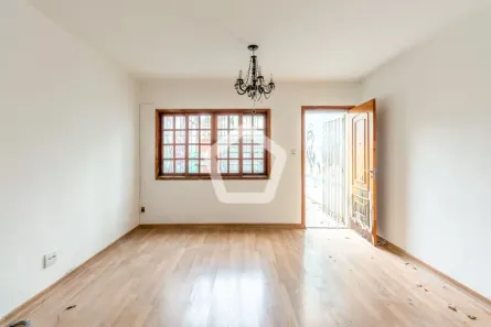 Casa com 3 Quartos à venda, 130m² no Jardim Aeroporto, São Paulo