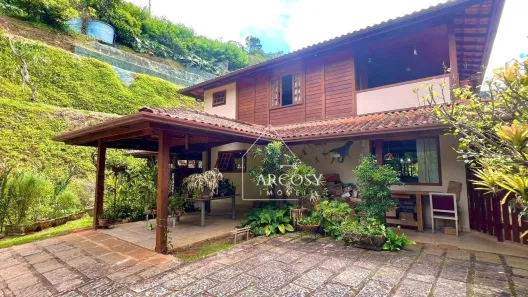 Casa com 4 Quartos à venda, 259m² no Nogueira, Petrópolis