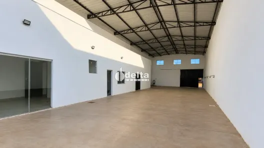 Ponto Comercial para alugar, 300m² no Daniel Fonseca, Uberlândia