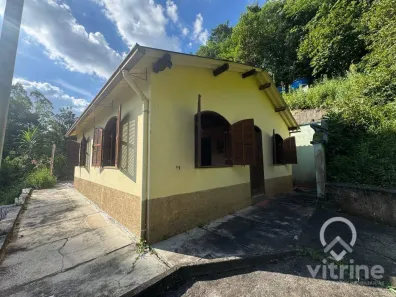 Casa com 2 Quartos à venda, 76m² no Amparo, Nova Friburgo
