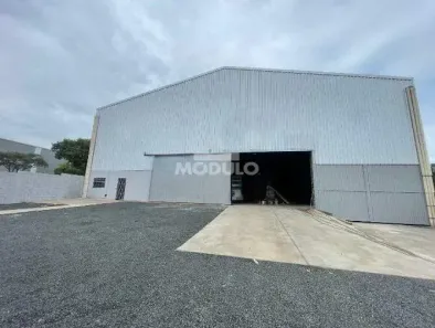 Galpão/Depósito/Armazém para alugar, 2400m² no Distrito Industrial, Uberlândia