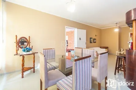 Casa com 2 Quartos à venda, 140m² no Medianeira, Porto Alegre