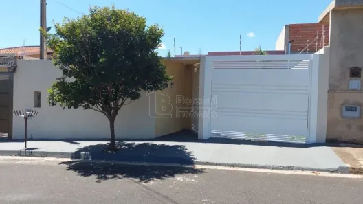 Casa com 3 Quartos para alugar, 122m² no Vila Harmonia, Araraquara