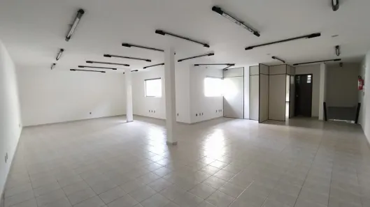 Sala Comercial para alugar, 230m² no Vila Nova, Blumenau