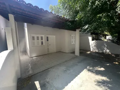Casa com 3 Quartos para alugar, 80m² no Passaré, Fortaleza
