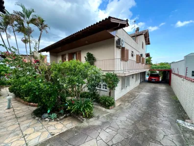 Casa com 5 Quartos à venda, 400m² no Olaria, Canoas