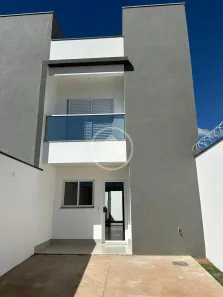 Sobrado com 2 Quartos à venda, 150m² no Novo Mundo, Uberlândia