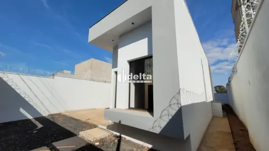 Casa com 2 Quartos à venda, 65m² no Novo Mundo, Uberlândia