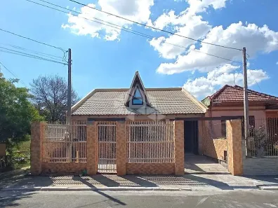 Casa com 3 Quartos para alugar, 250m² no Rio Branco, Canoas