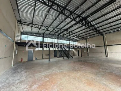 Galpão/Depósito/Armazém para alugar, 250m² no Novo Mundo, Uberlândia