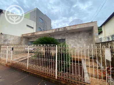 Casa com 3 Quartos à venda, 175m² no Centro, Barretos