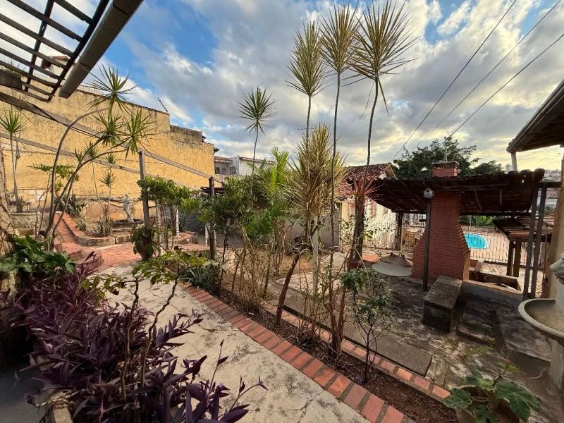 Casa com 6 quartos — Caiçaras, Belo Horizonte